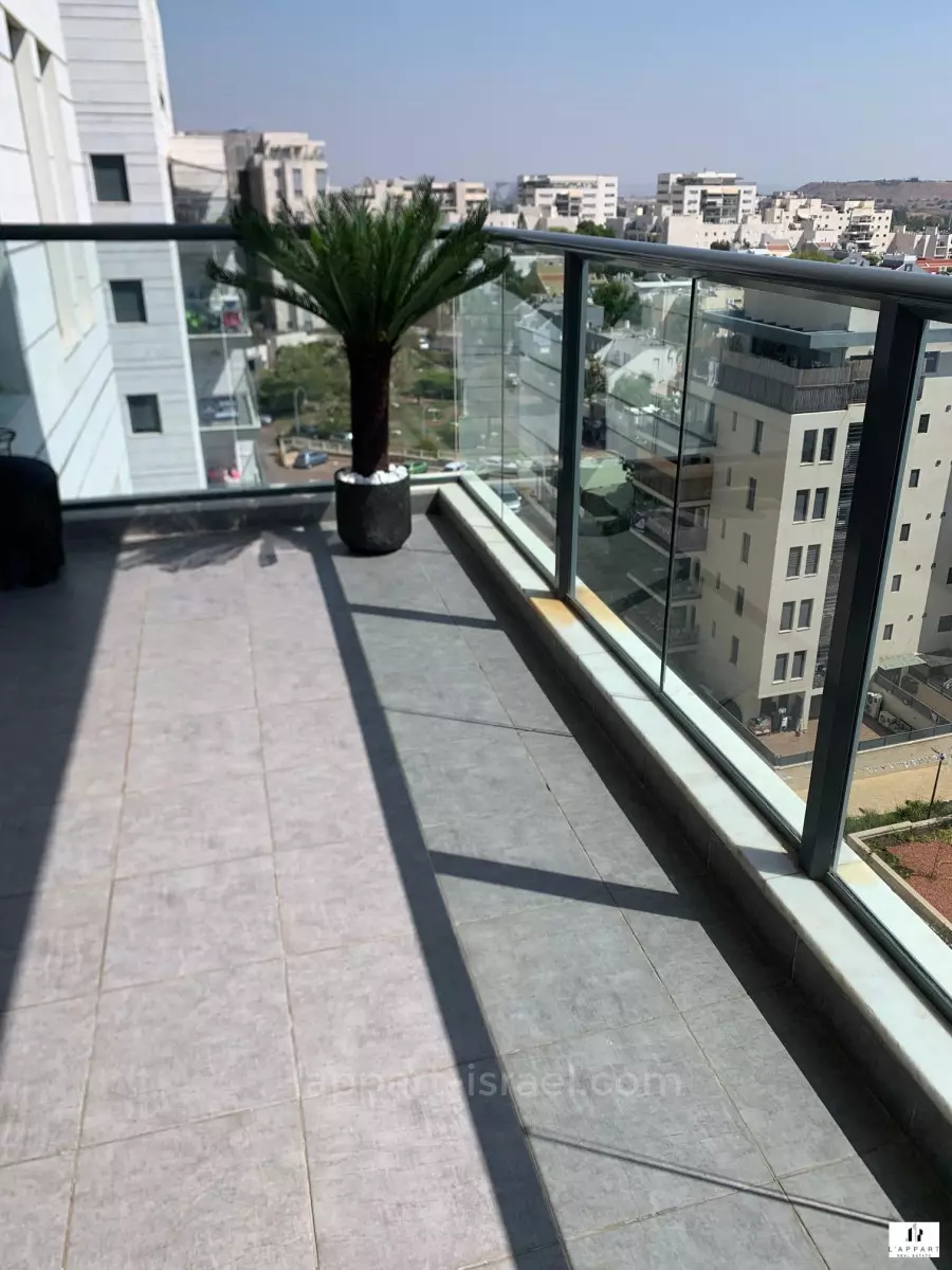 Apartment 4 Rooms Tel Aviv Kefar Shalem 175-IBL-3398