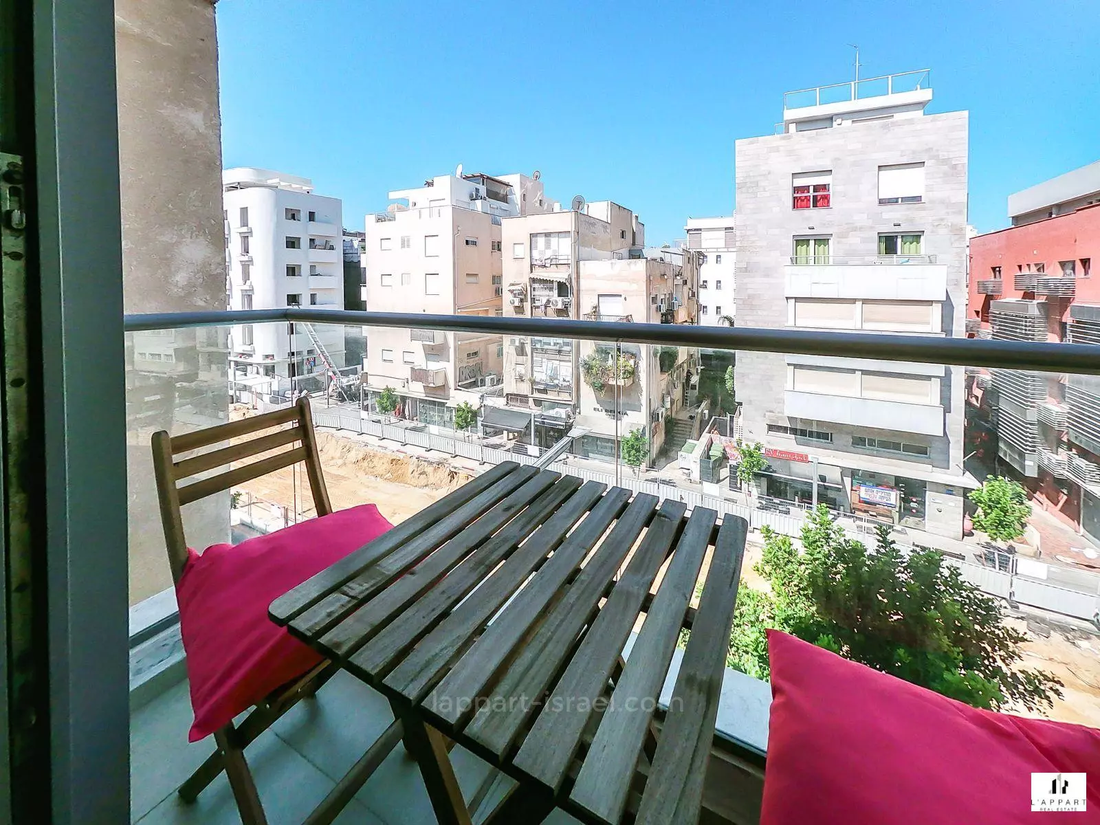 Apartment 3 Rooms Tel Aviv quarter of the sea 175-IBL-3405