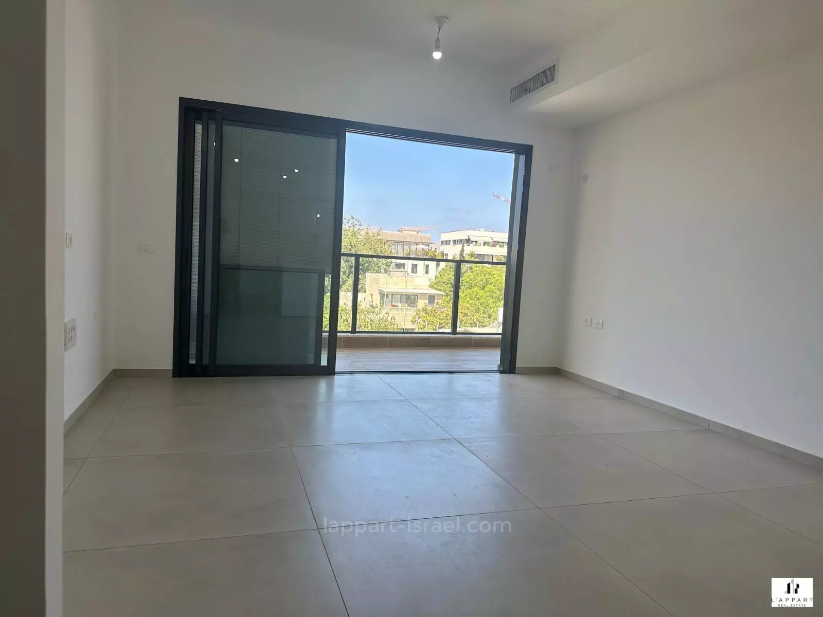 Apartment 4 Rooms Tel Aviv City center 175-IBL-3413