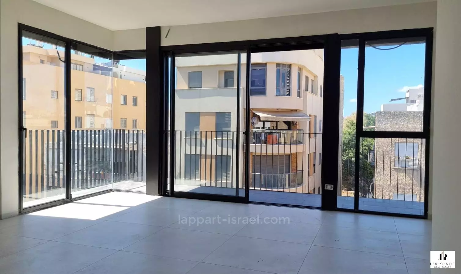 Apartment 3 rooms Tel Aviv quarter of the sea 175-IBL-3429