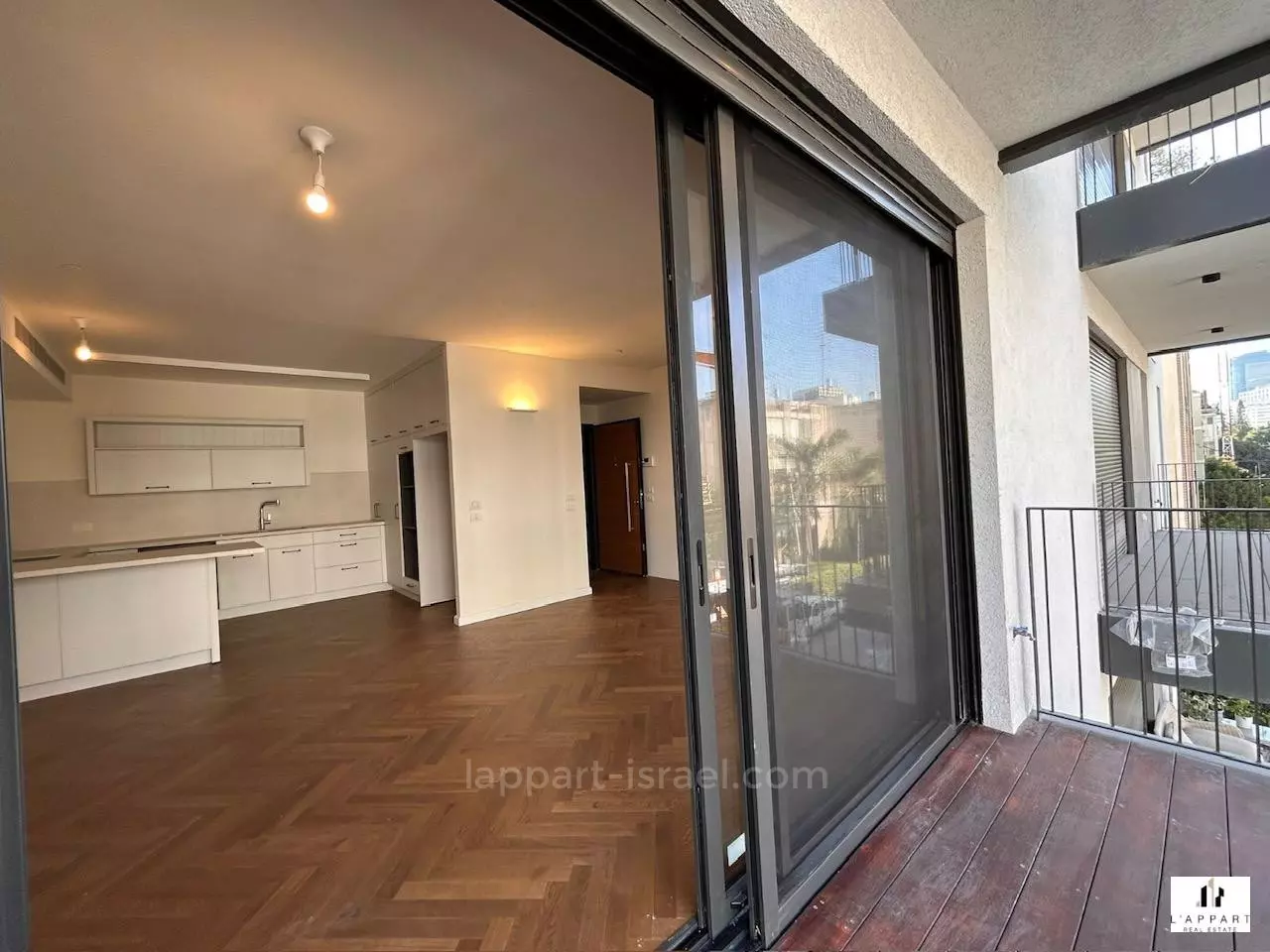 Apartment 4 rooms Tel Aviv City center 175-IBL-3430