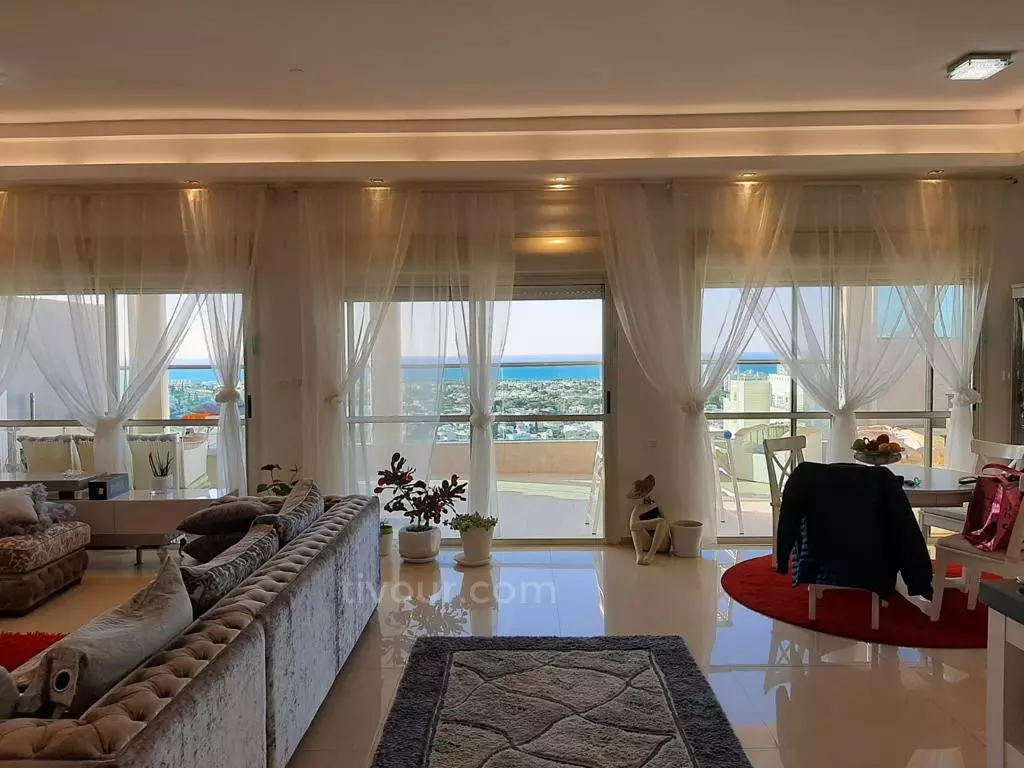 Penthouse 5.5 rooms Ashdod Tet Zayin 210-IBL-1982