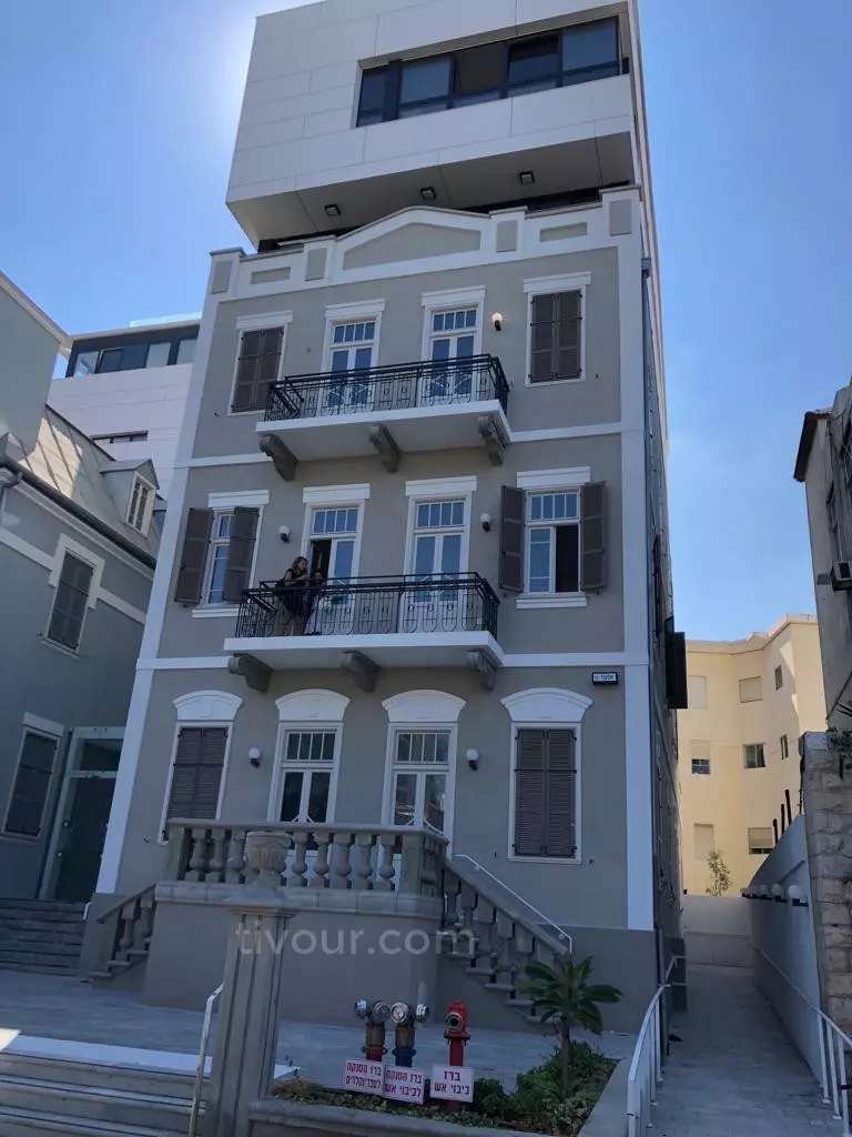 Apartment 3 rooms Tel Aviv quarter of the sea 210-IBL-1984