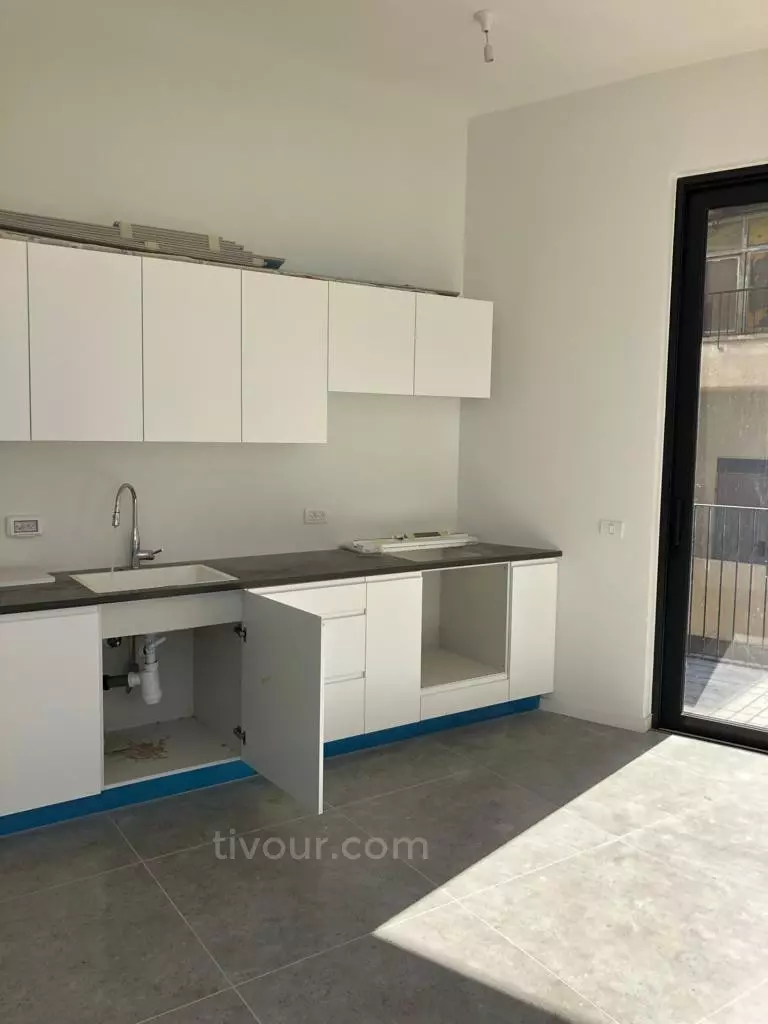 Apartment 3 rooms Tel Aviv quarter of the sea 210-IBL-1984