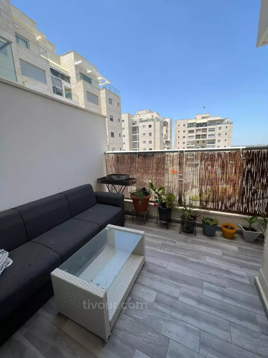 Apartment 4 rooms Netivot Kiryat Menahem 210-IBL-2000