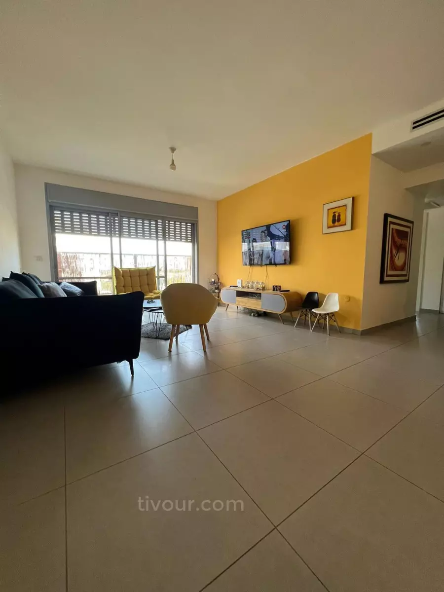 Apartment 4 rooms Netivot Kiryat Menahem 210-IBL-2000