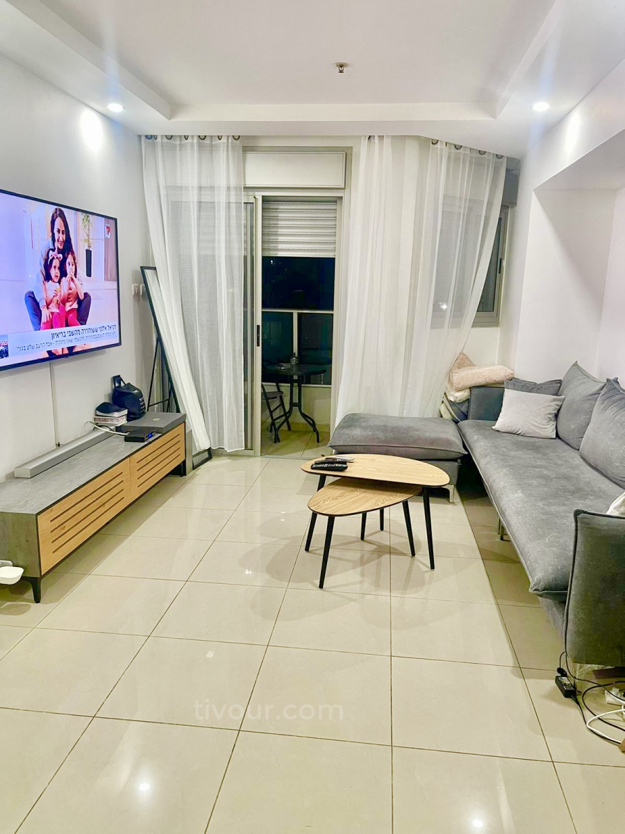 Apartment 2 Rooms Ashdod Beachfront 210-IBL-2027