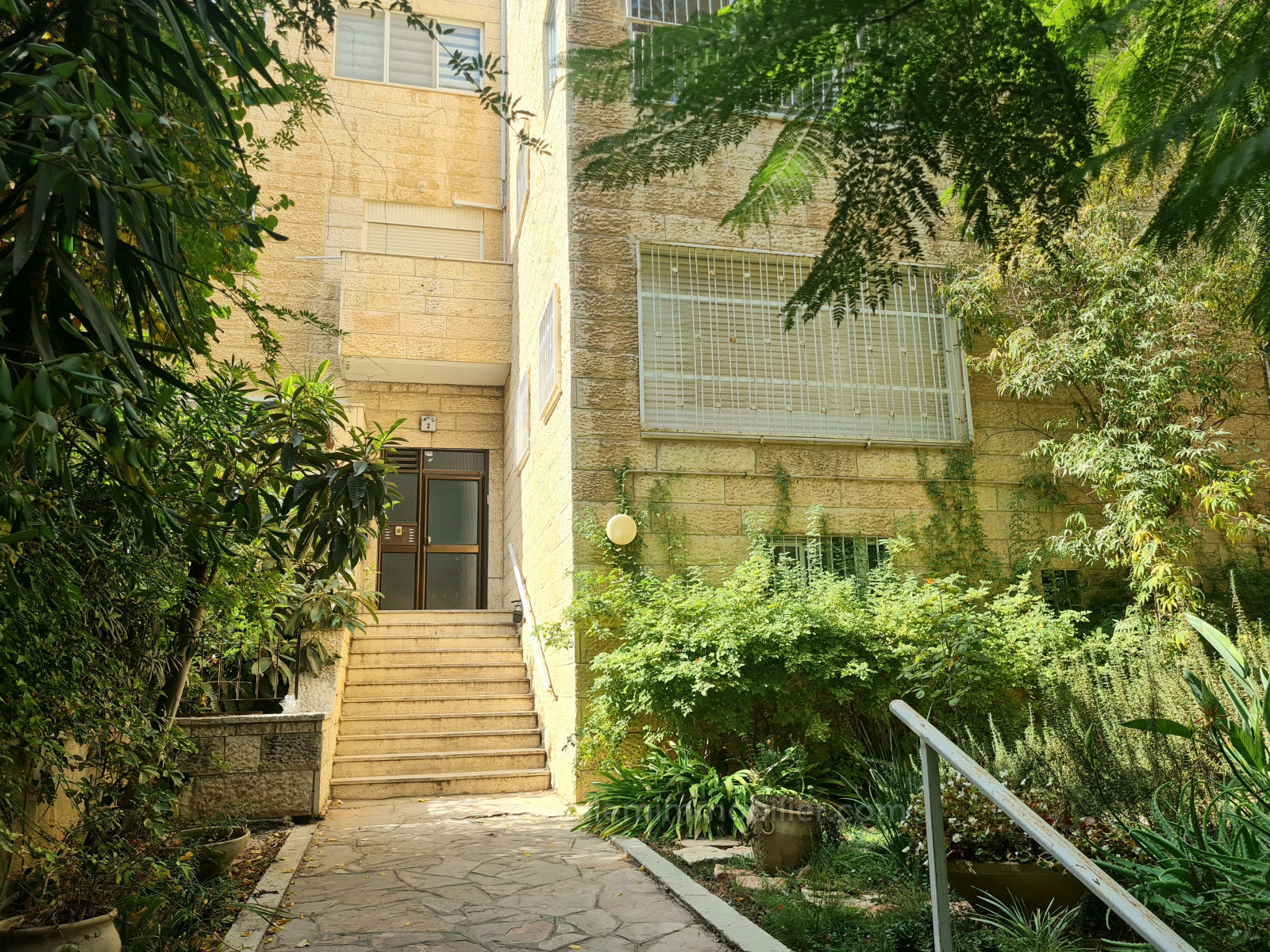 Apartment 3.5 Rooms Jerusalem Katamon hayeshana 226-IBL-1749