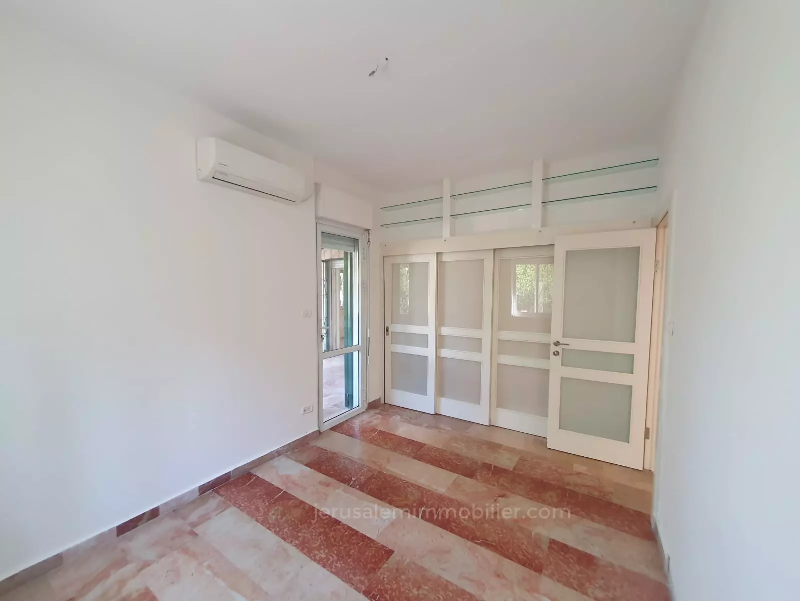 Apartment 4 rooms Jerusalem Katamon hayeshana 226-IBL-1783