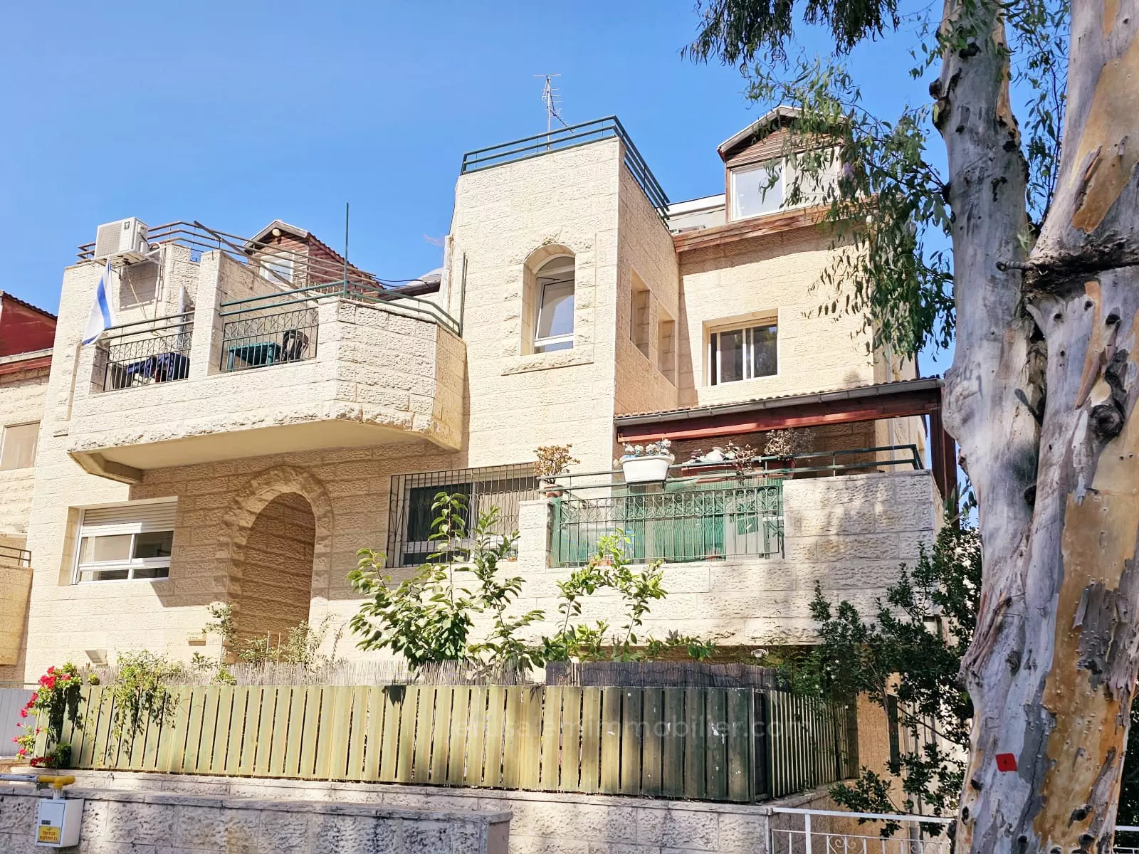 Duplex 4 Rooms Jerusalem Baka 226-IBL-1800