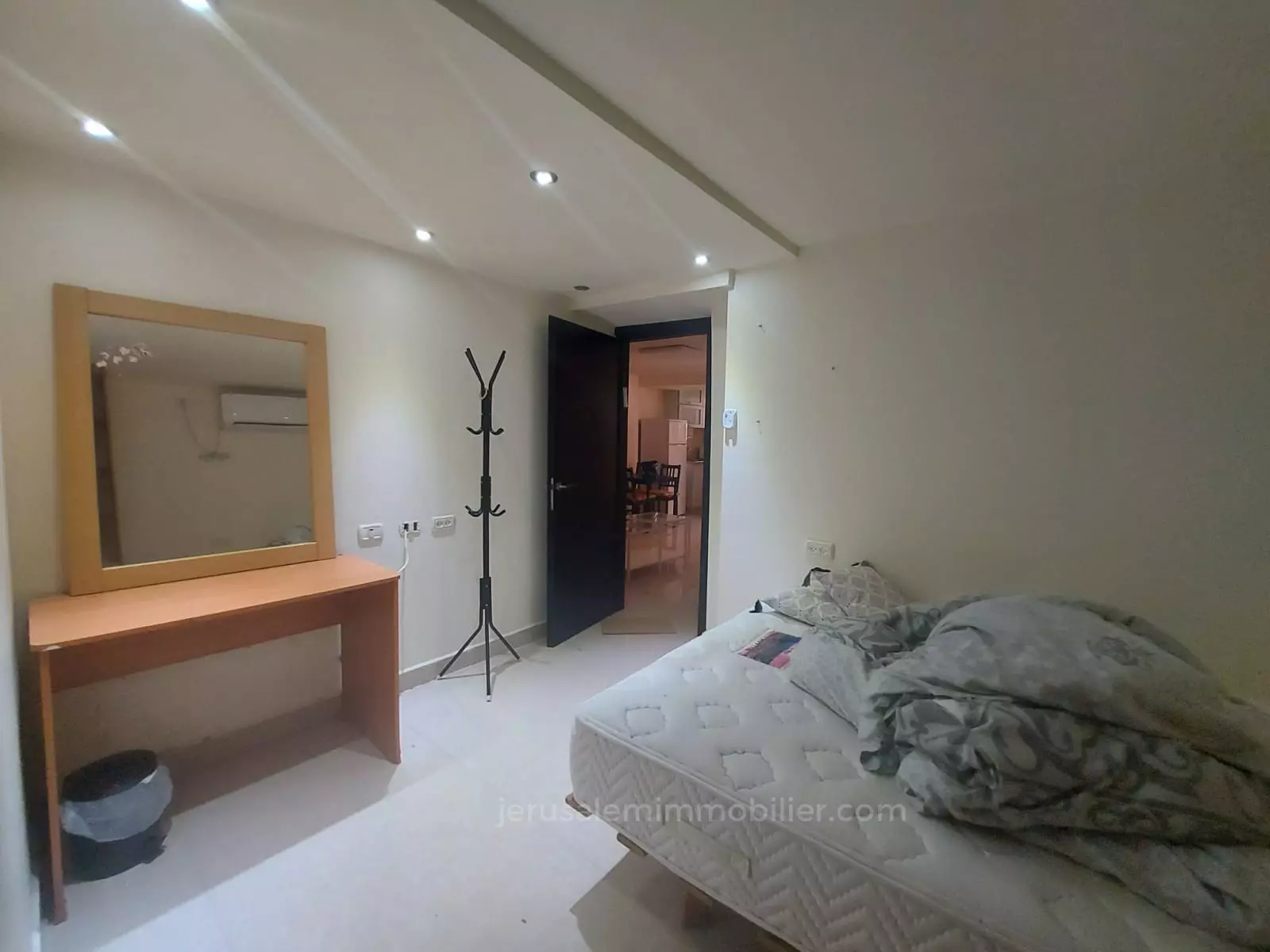 Apartment 3 rooms Jerusalem Bet Hakerem 226-IBL-1805