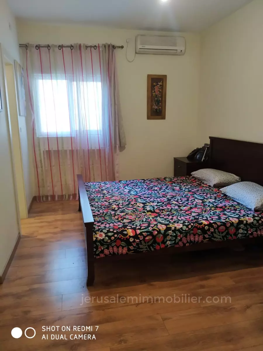 Apartment 5.5 rooms Jerusalem Arnona 226-IBL-1816