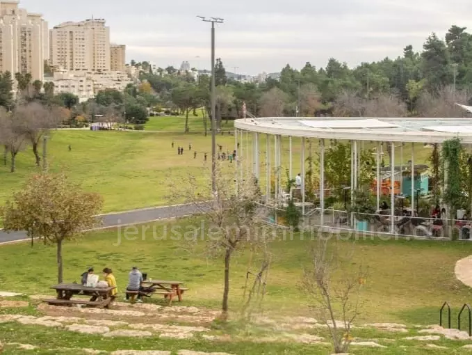 Apartment 3 rooms Jerusalem Nahlaot 226-IBL-1822