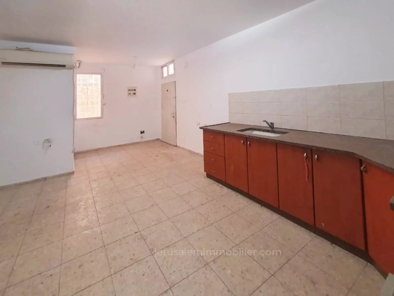 Apartment 3 rooms Jerusalem Nahlaot 226-IBL-1822