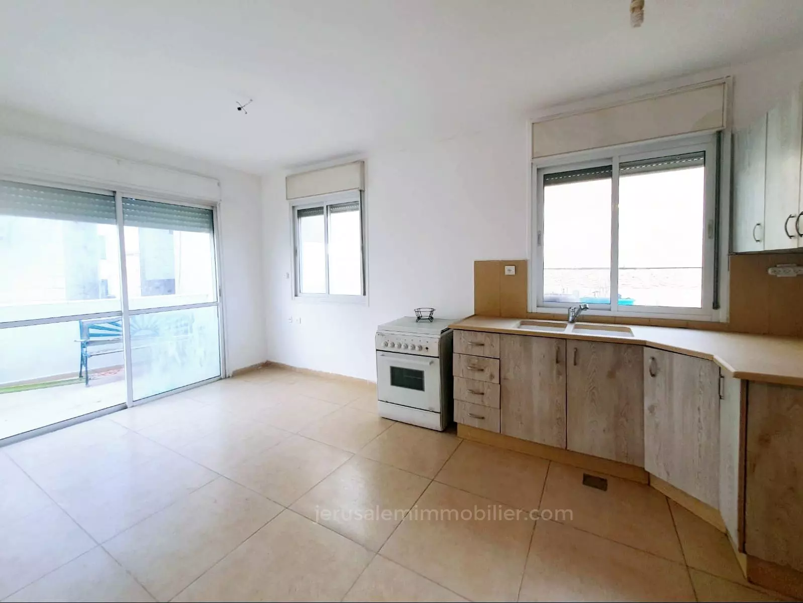 Duplex 4 rooms Jerusalem Nahlaot 226-IBL-1823