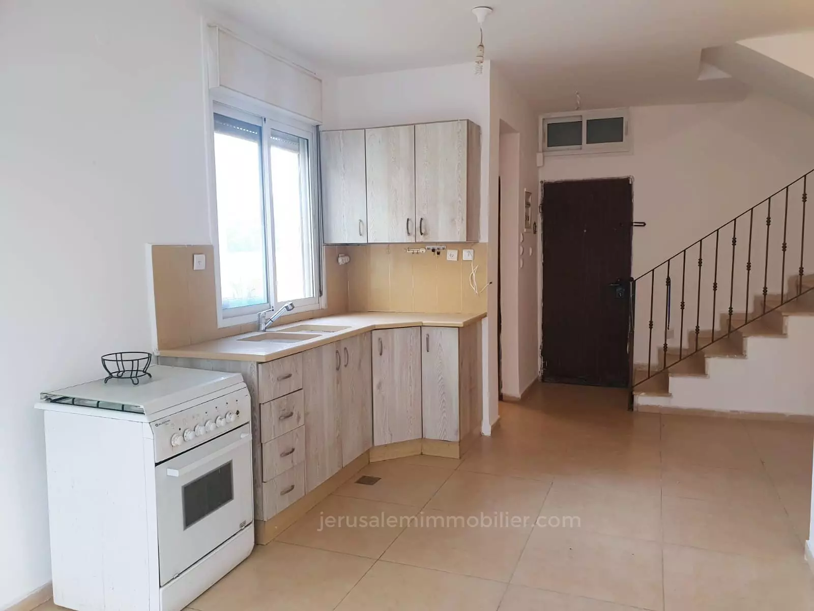 Duplex 4 rooms Jerusalem Nahlaot 226-IBL-1823