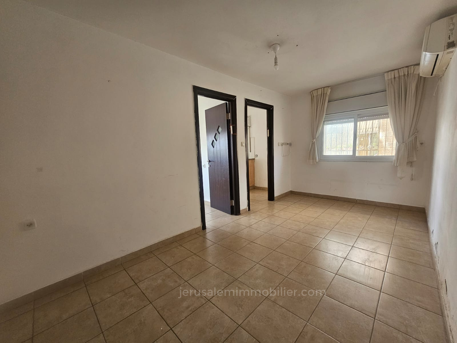 Apartment 5 Rooms Jerusalem Givat Mordehai 226-IBL-1833