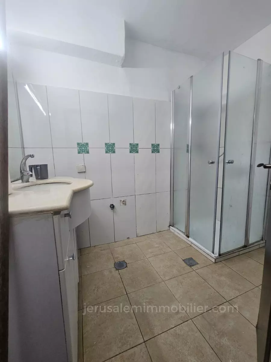 Apartment 5 rooms Jerusalem Givat Mordehai 226-IBL-1833