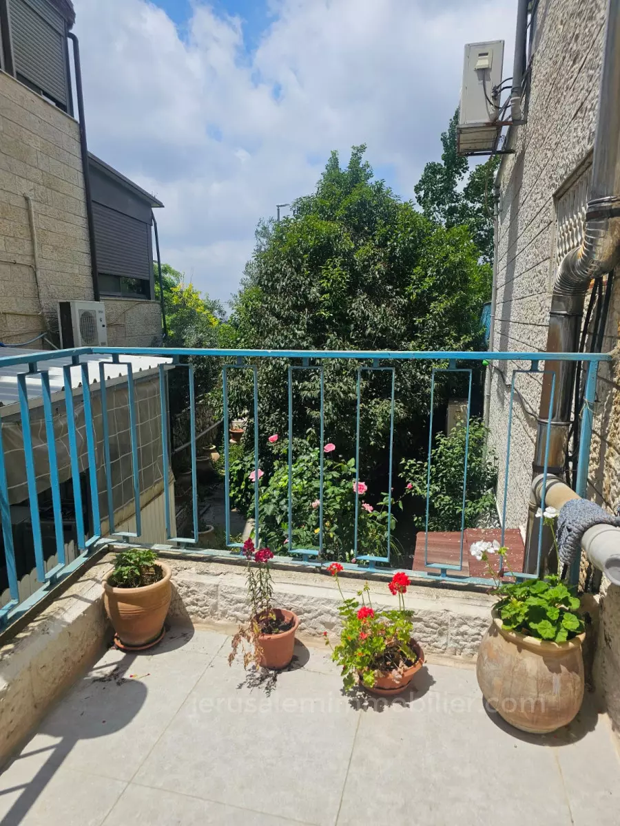 Apartment 3 rooms Jerusalem Kiryat Menahem 226-IBL-1837