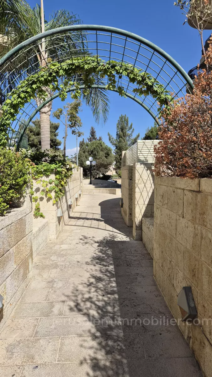 Apartment 3 rooms Jerusalem Arnona 226-IBL-1861