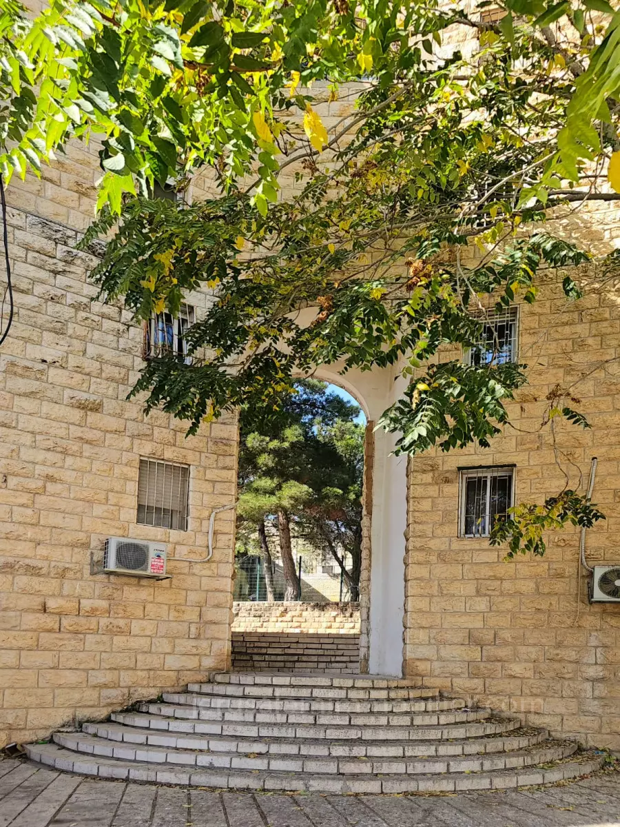 Apartment 4 Rooms Jerusalem Gilo 226-IBL-1866