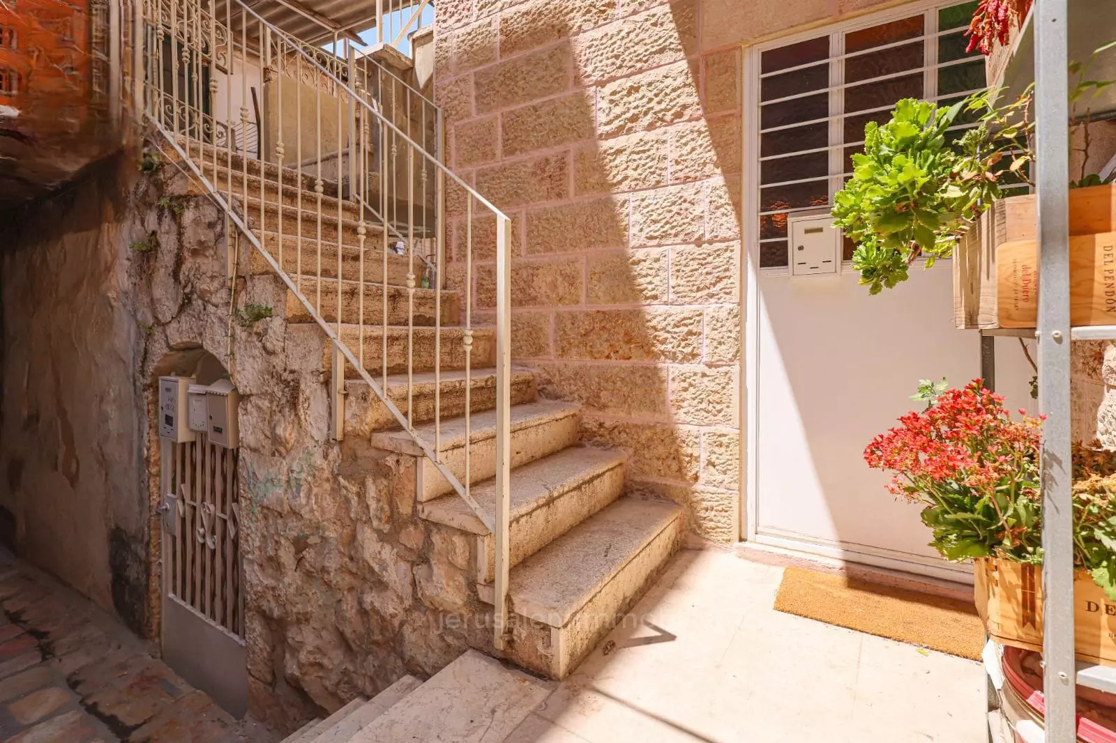 Cottage 4.5 rooms Jerusalem Nahlaot 226-IBL-1868