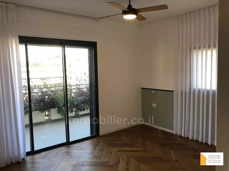 Penthouse 5 rooms Tel Aviv quarter of the sea 232-IBL-3249