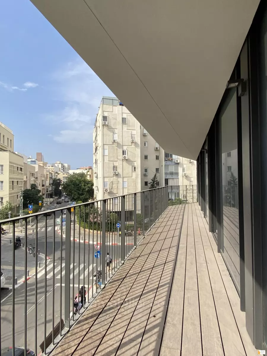 Penthouse 4 rooms Tel Aviv tel aviv 232-IBL-3468