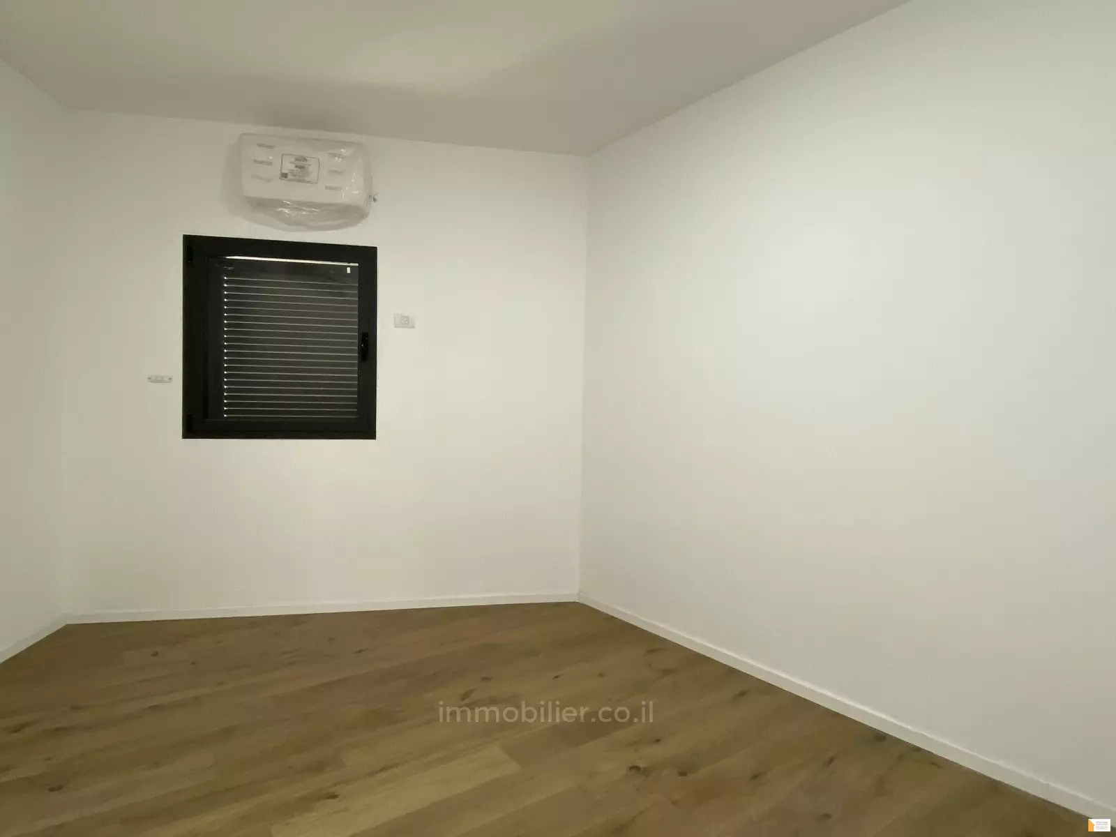 Penthouse 4 rooms Tel Aviv tel aviv 232-IBL-3468