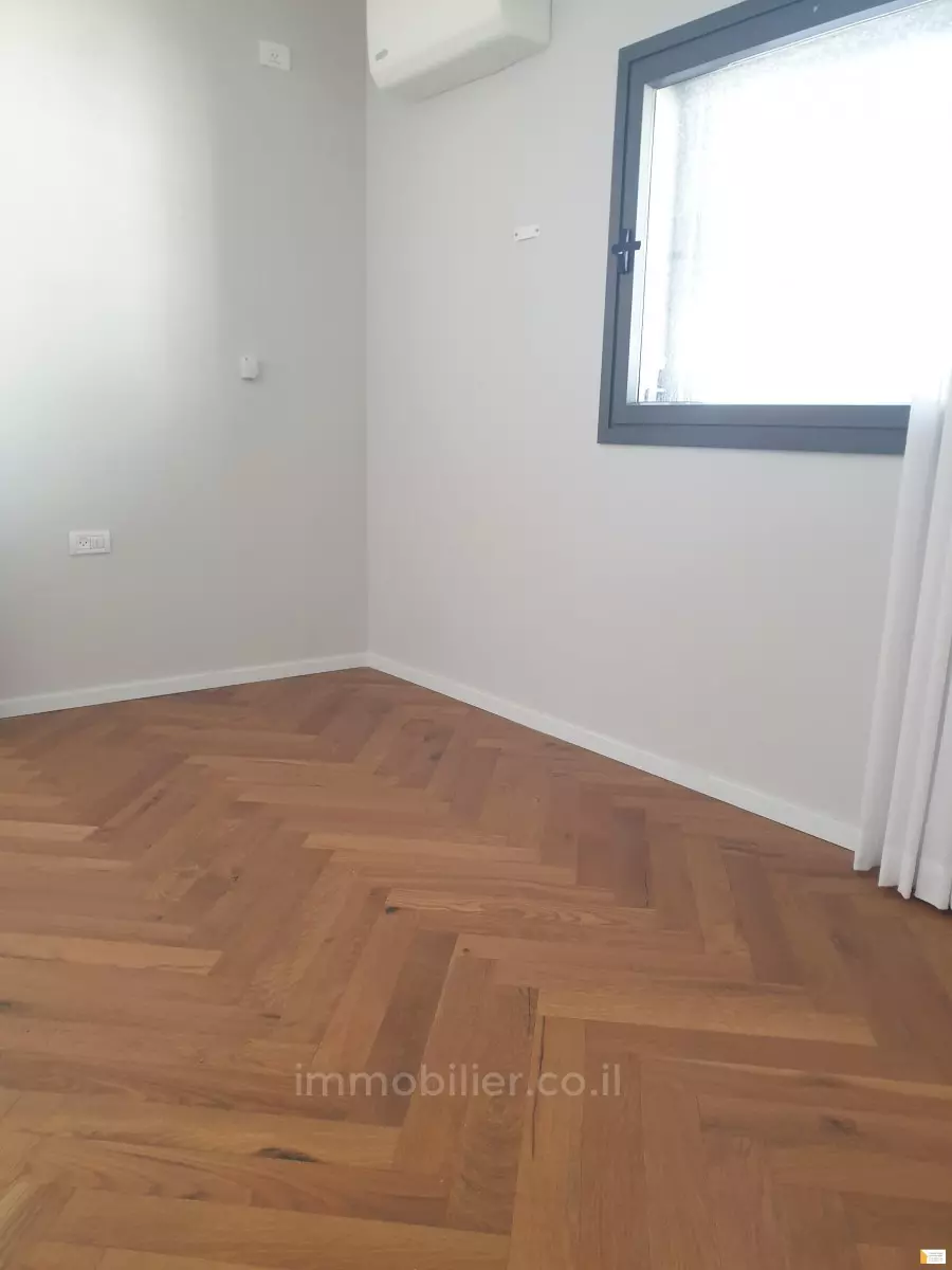 Apartment 4 rooms Tel Aviv quarter of the sea 232-IBL-3578