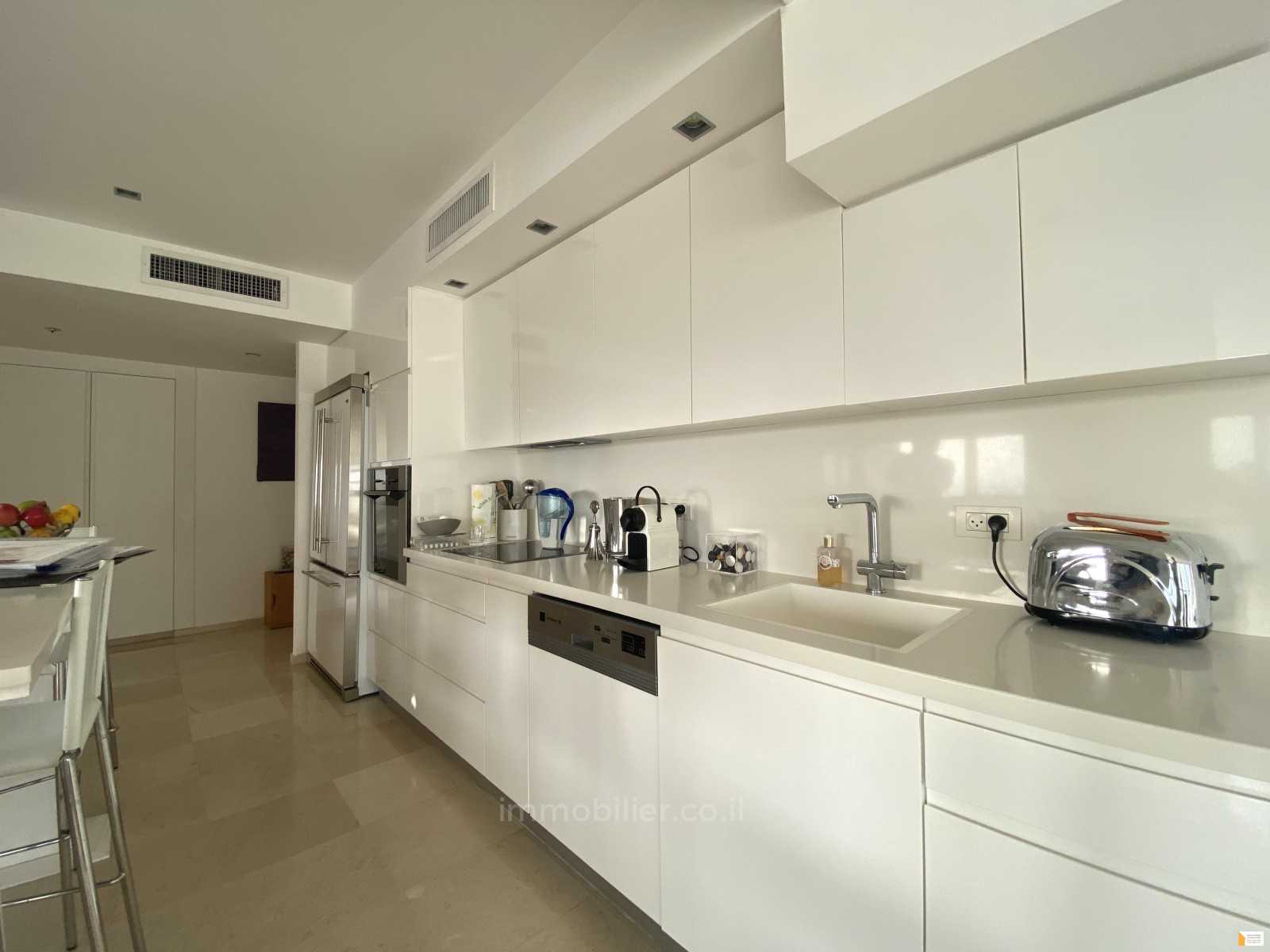 Apartment 4.5 Rooms Tel Aviv Lev Tel-Aviv 232-IBL-3582