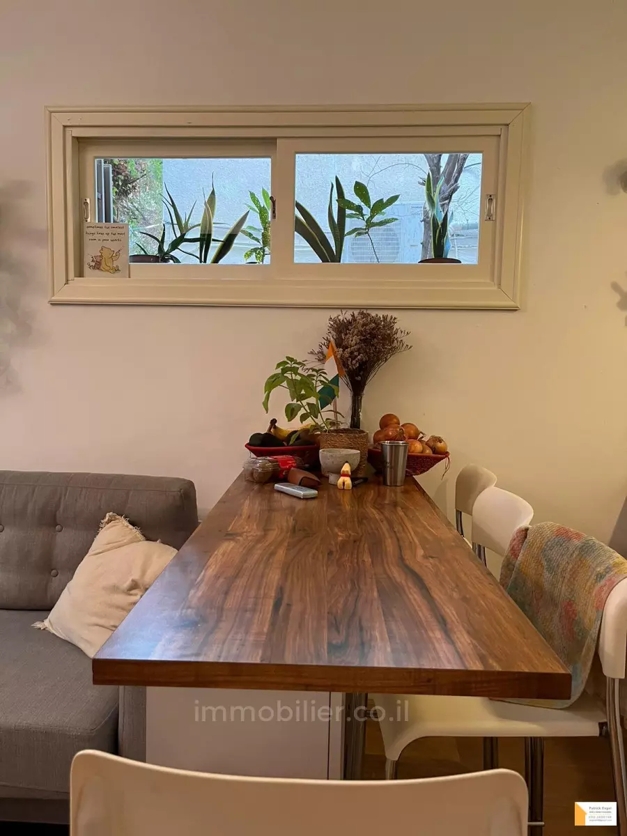 Ground floor 2.5 rooms Tel Aviv quarter of the sea 232-IBL-3644