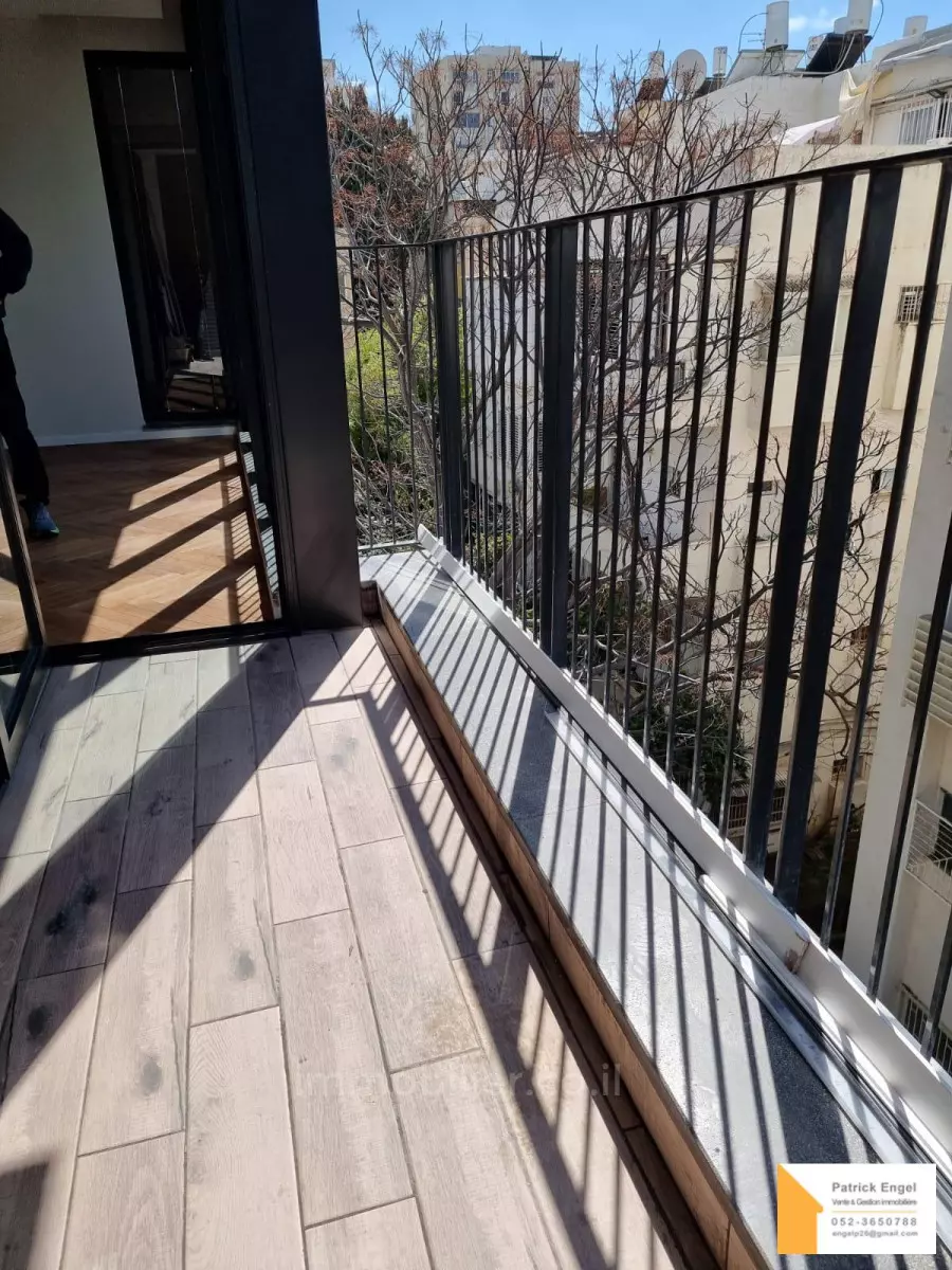 Apartment 3 rooms Tel Aviv Bazel 232-IBL-3671