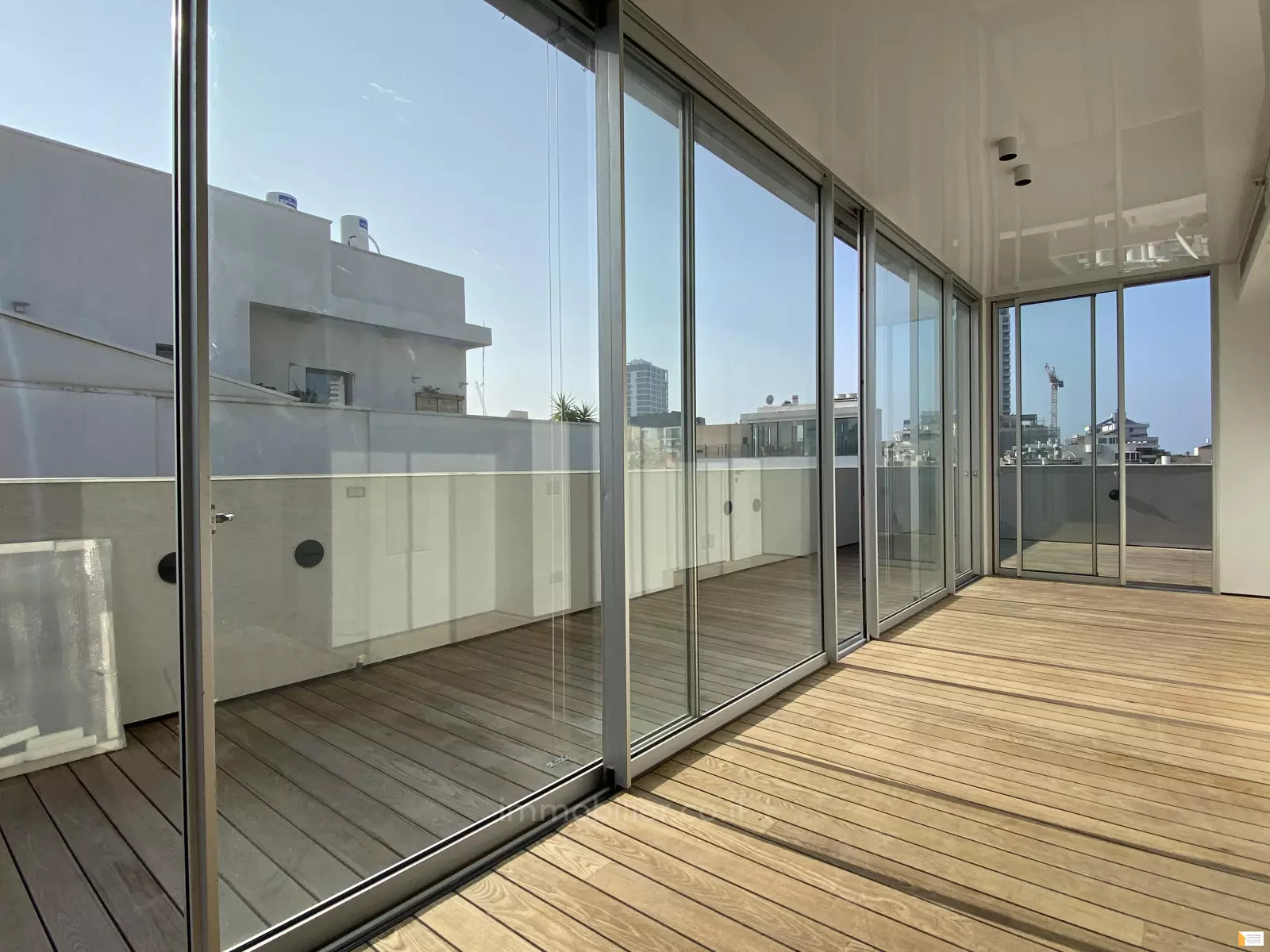 Penthouse 4 rooms Tel Aviv Kerem Hatemanim 232-IBL-3752