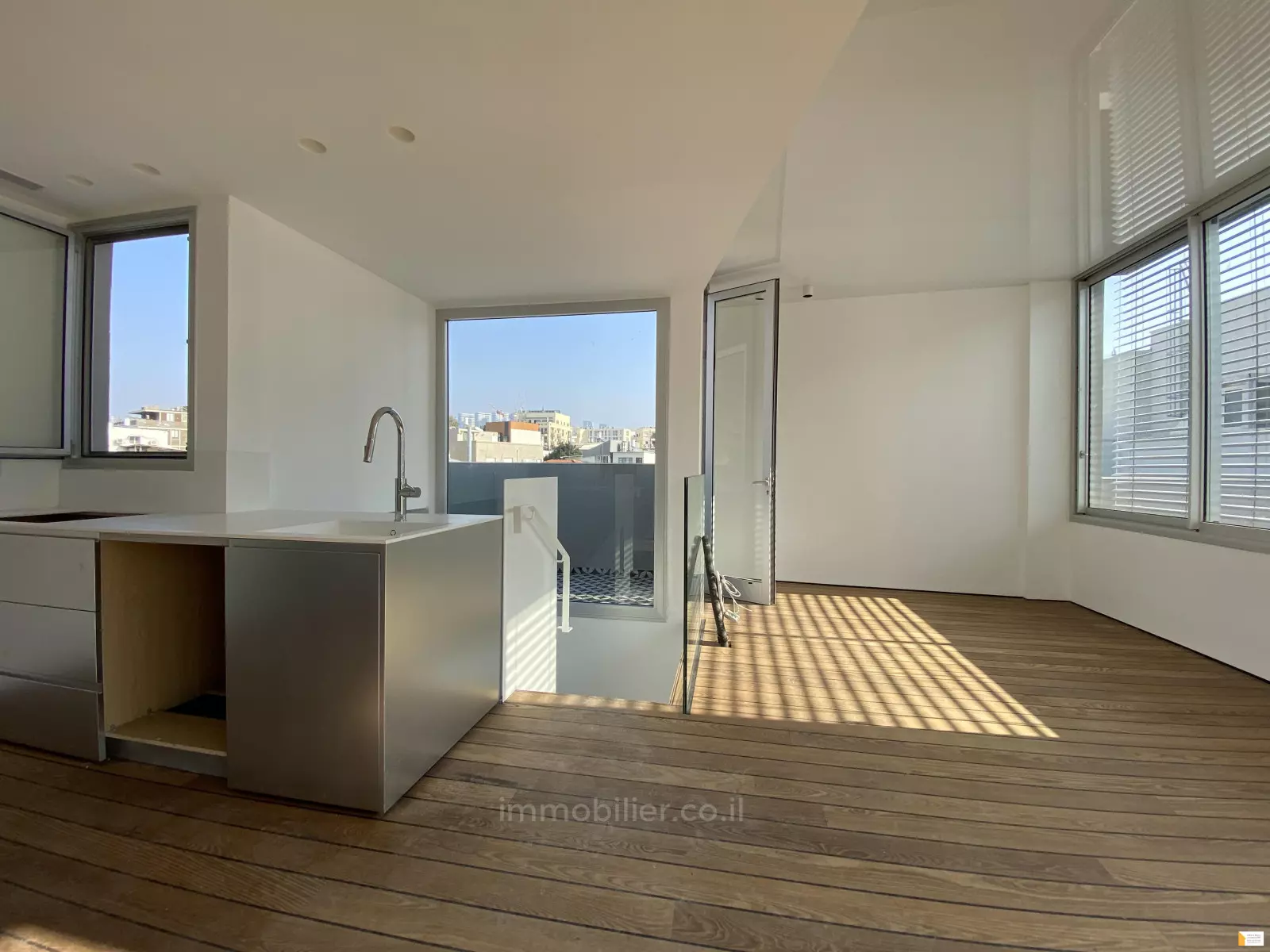 Penthouse 4 rooms Tel Aviv Kerem Hatemanim 232-IBL-3752