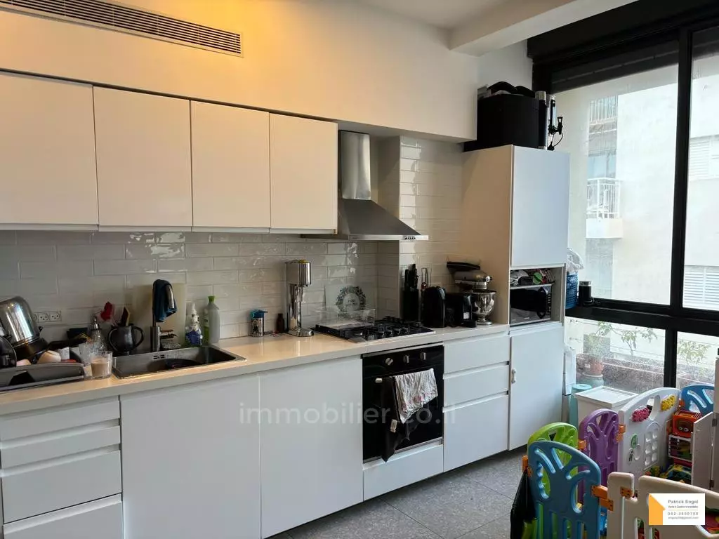 Apartment 4 rooms Tel Aviv quarter of the sea 232-IBL-3766