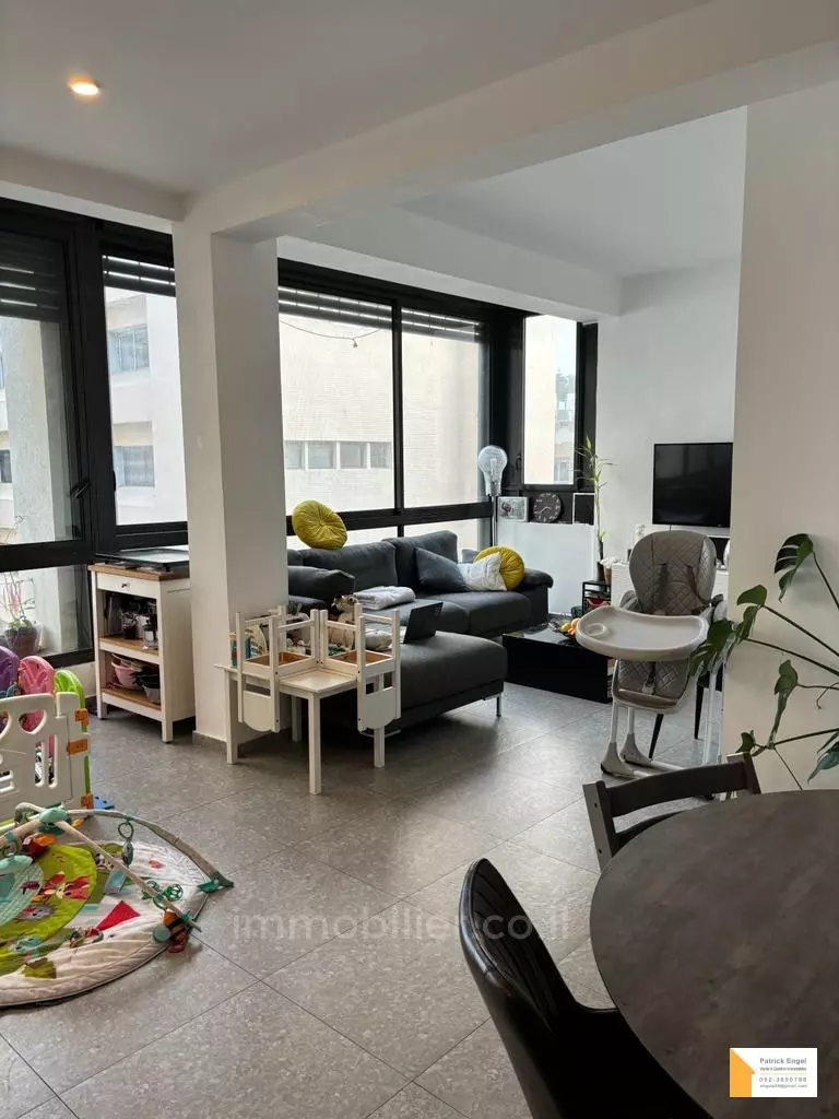 Apartment 4 rooms Tel Aviv quarter of the sea 232-IBL-3766