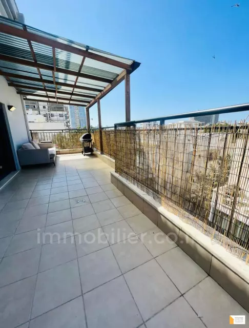 Sale Penthouse Tel Aviv