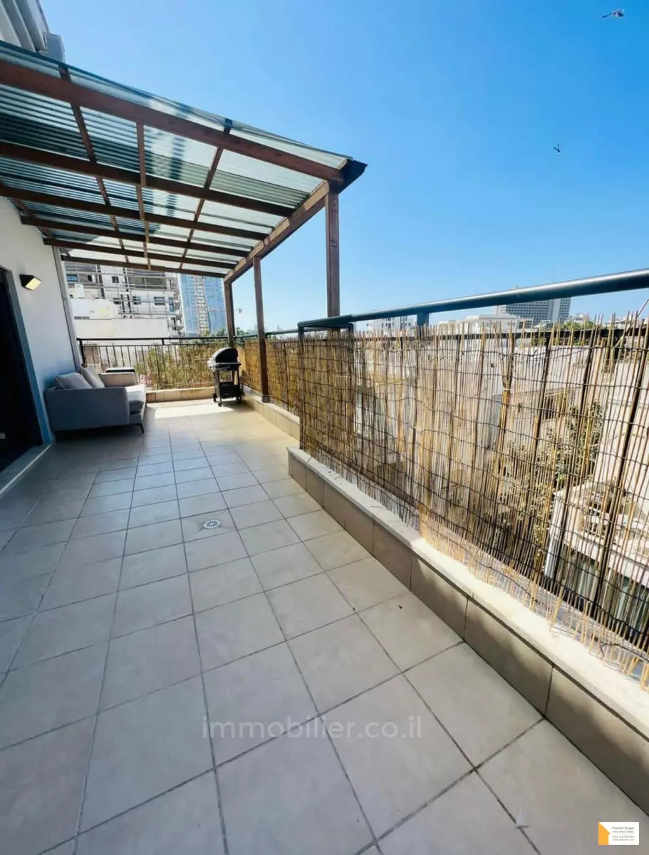 Penthouse 2 rooms Tel Aviv Bazel 232-IBL-3774