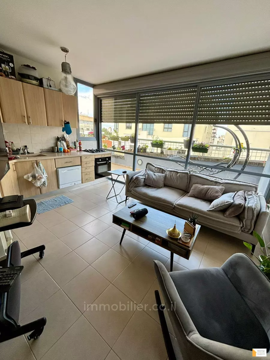 Apartment 2.5 rooms Tel Aviv Shenkin 232-IBL-3789