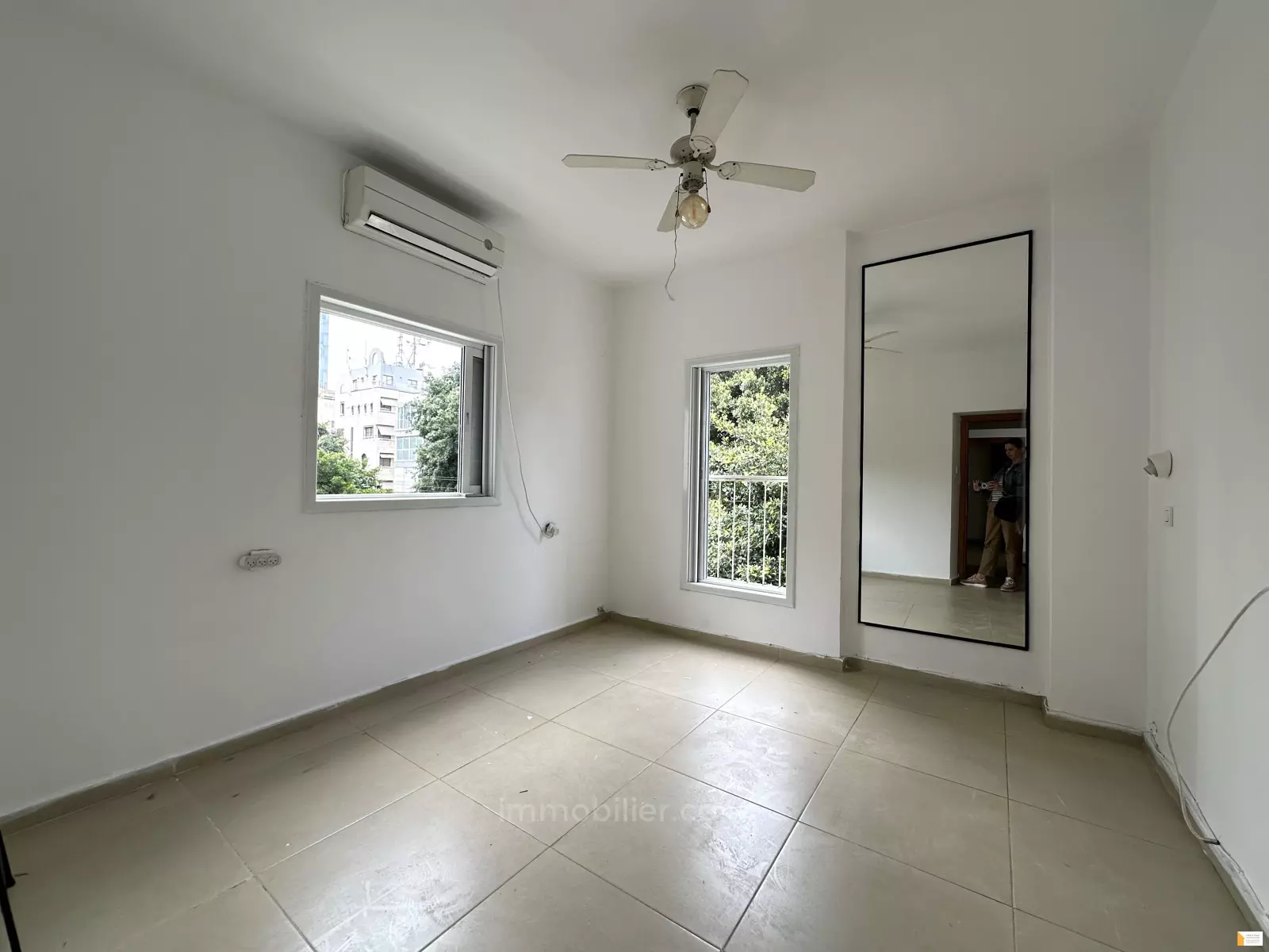 Villa 2.5 rooms Tel Aviv City center 232-IBL-3803