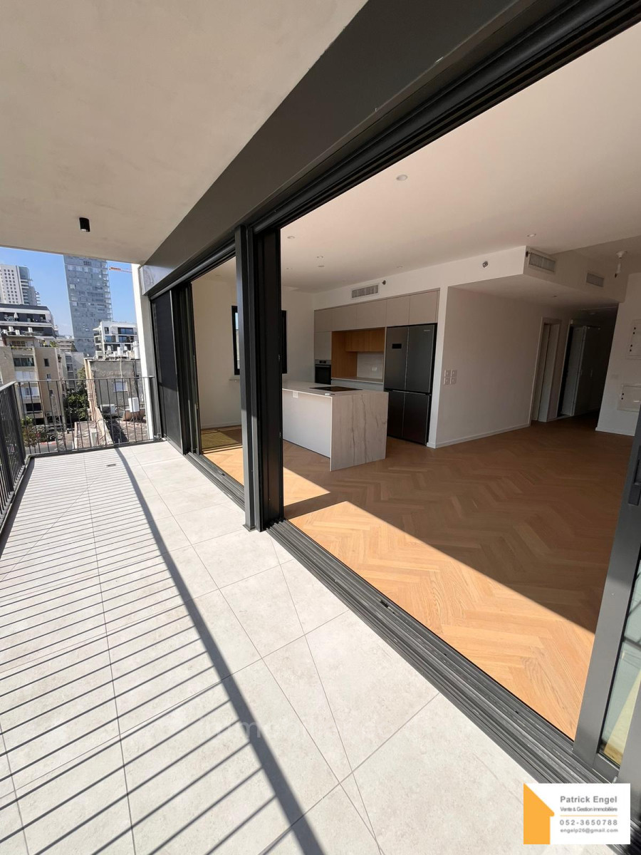 Apartment 4 Rooms Tel Aviv Kikar Hamedina 232-IBL-3826