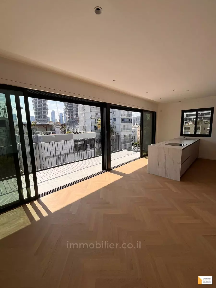 Apartment 4 rooms Tel Aviv City center 232-IBL-3827