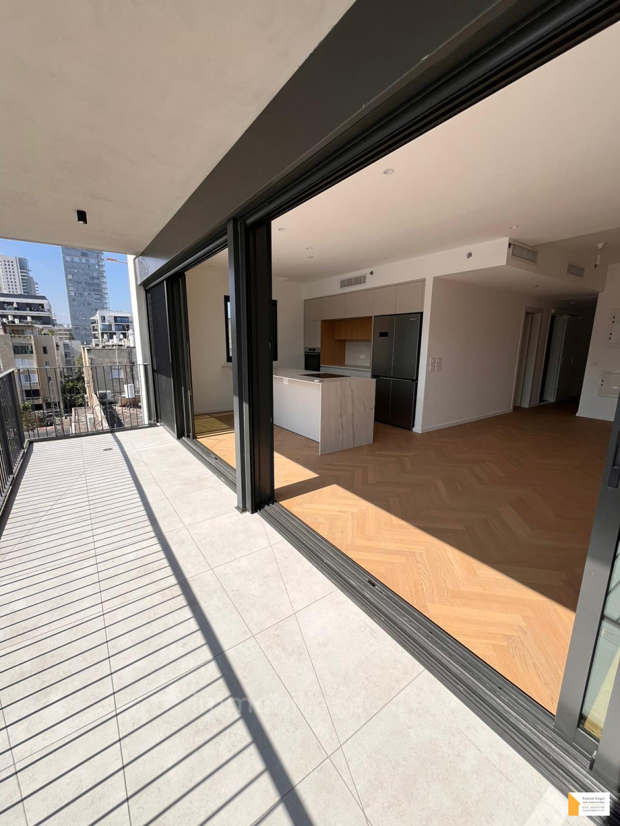 Apartment 4 Rooms Tel Aviv City center 232-IBL-3827