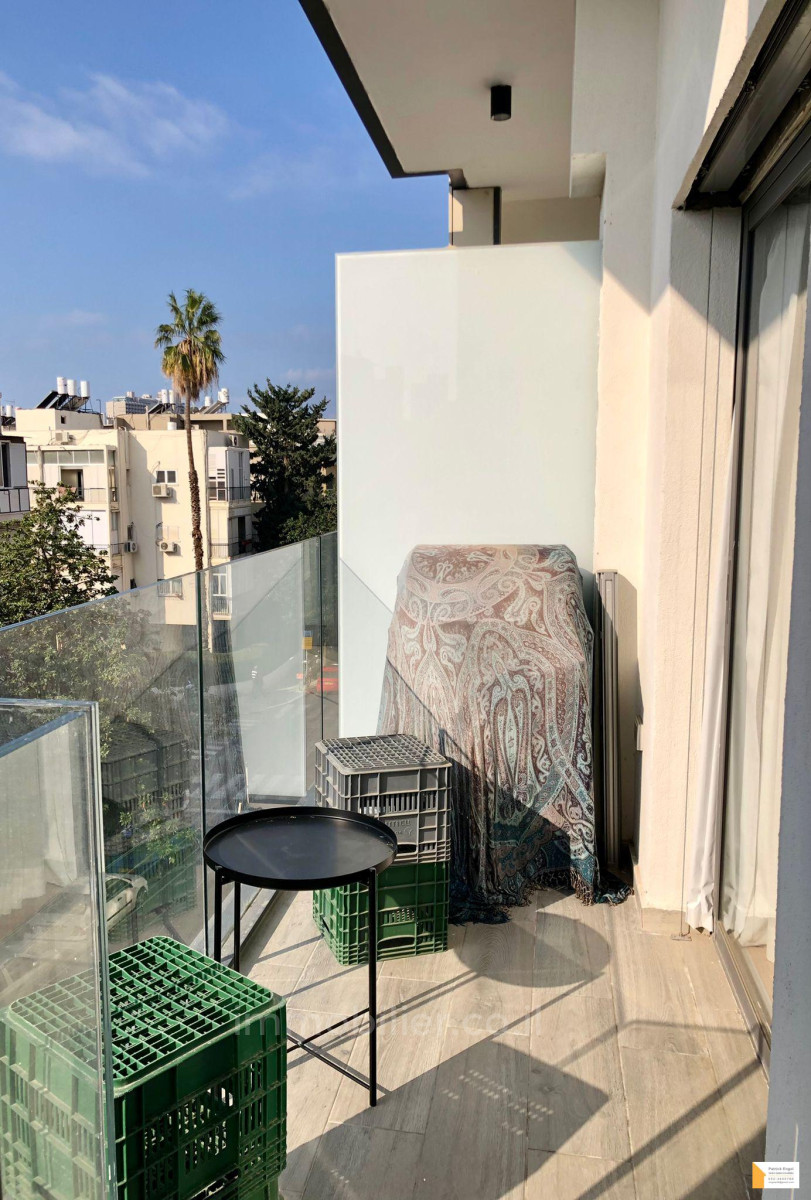 Apartment 3 Rooms Tel Aviv Bazel 232-IBL-3835