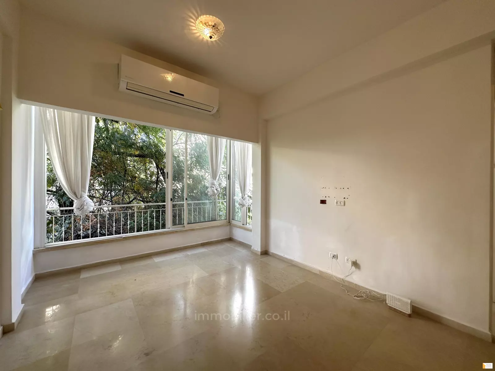 Apartment 3 rooms Tel Aviv City center 232-IBL-3853