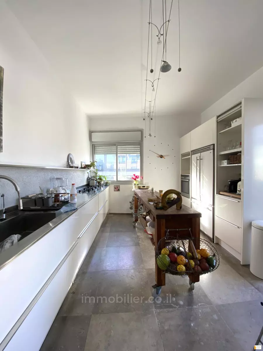 Duplex 4 rooms Tel Aviv quarter of the sea 232-IBL-3857