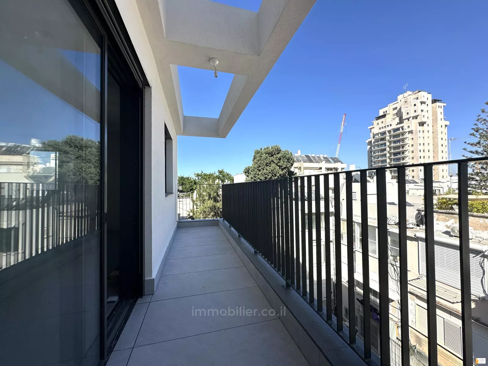 Apartment 3 rooms Tel Aviv Bazel 232-IBL-3858