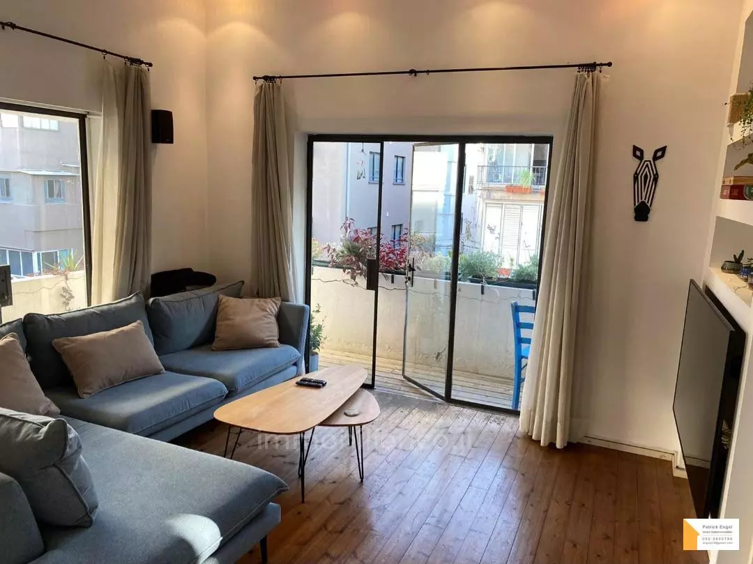 Apartment 3 rooms Tel Aviv tel aviv 232-IBL-3866