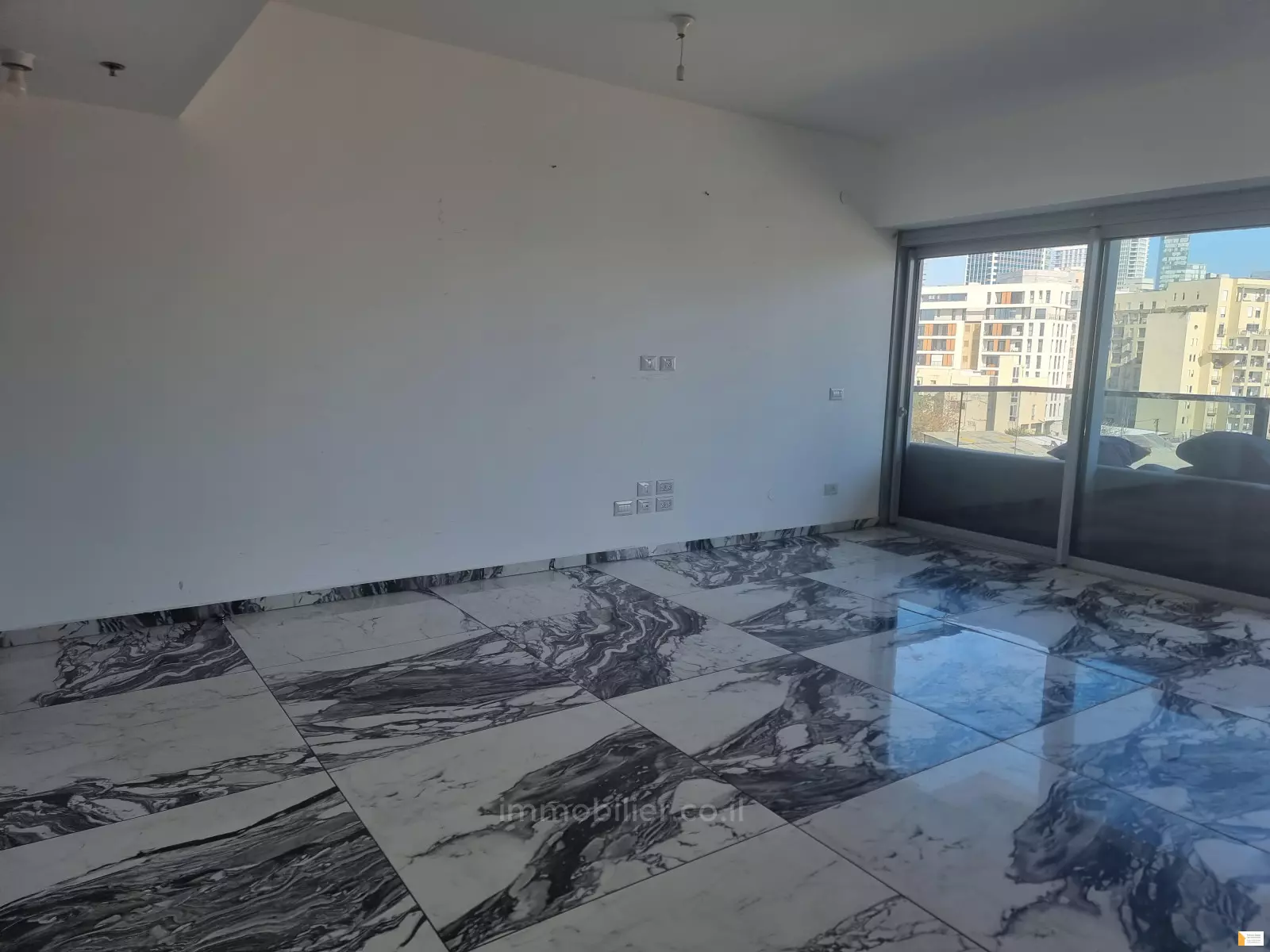 Apartment 4 rooms Tel Aviv Florentine 232-IBL-3870